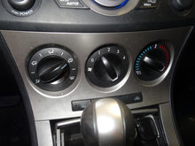 Load image into Gallery viewer, TEMPERATURE CONTROLS Mazda 3 2010 10 2011 11 - NW100692
