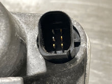 Load image into Gallery viewer, THROTTLE BODY Nitro Sebring Charger 06 07 08 09 10 11 - NW177370
