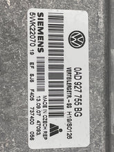 Load image into Gallery viewer, Transfer Case Computer Volkswagen Touareg 2005 05 2006 06 07 08 09 10 - NW38914
