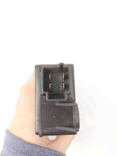 Load image into Gallery viewer, SUSPENSION CONTROL MODULE COMPUTER Vanden Pl XJ8 XJ8L XJR 03-05 - NW33096

