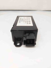 Load image into Gallery viewer, SUSPENSION CONTROL MODULE COMPUTER Vanden Pl XJ8 XJ8L XJR 03-05 - NW33096

