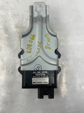 Load image into Gallery viewer, FUEL PUMP CONTROL MODULE COMPUTER Lexus SC300 SC400 1992-2000 - NW531814
