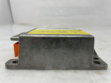 Load image into Gallery viewer, AIR BAG COMPUTER Land Rover Discovery 99 00 01 02 03 04 - NW36913
