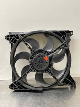 Load image into Gallery viewer, RADIATOR FAN ASSEMBLY HYUNDAI SANATA FE 01 02 03 - 06 - NW63918
