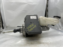 Load image into Gallery viewer, Brake Master Cylinder Chevrolet Volt 2016 - NW113950
