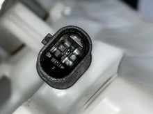 Load image into Gallery viewer, Brake Master Cylinder Chevrolet Volt 2016 - NW113950
