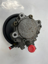 Load image into Gallery viewer, POWER STEERING PUMP 325i 320i 330i 2001 01 2002 02 - NW163083
