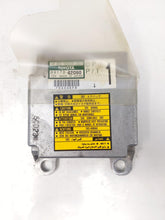 Load image into Gallery viewer, Air Bag Computer Toyota Rav 4 2001 01 2002 02 2003 03 - NW38462
