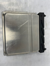 Load image into Gallery viewer, ECU ECM COMPUTER Volvo S60 V70 XC90 05 06 07 2007 - NW63189
