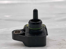 Load image into Gallery viewer, Mass Air Flow Sensor Meter MAF Santa Fe Sorento 2010-2015 - NW5049
