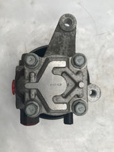 Load image into Gallery viewer, POWER STEERING PUMP Hyundai Santa Fe Kia Sorento 10 11 12 13 - NW163426
