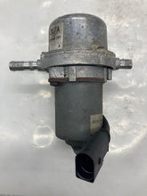 Load image into Gallery viewer, AIR INJECTION PUMP SMOG Audi A6 S4 Allroad 2000 00 2001 01 2002 02 03 04 - NW468970
