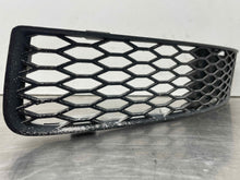 Load image into Gallery viewer, GRILLE Audi TT 2000 00 2001 01 2002 02 2003 03 2004 04 2005 05 Lower Right - NW98050
