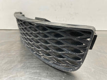 Load image into Gallery viewer, GRILLE Audi TT 2000 00 2001 01 2002 02 2003 03 2004 04 2005 05 Lower Right - NW98050
