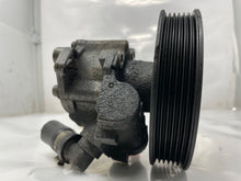 Load image into Gallery viewer, POWER STEERING PUMP 325i 320i 330i 2001 01 2002 02 - NW163082
