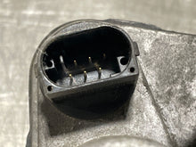 Load image into Gallery viewer, THROTTLE BODY BMW 540 740 X5 Z8 1999 99 00 01 02 03 - NW177863
