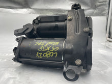 Load image into Gallery viewer, SUSPENSION AIR COMPRESSOR PUMP Vanden Pl XJ XJ8 XJ8L XJL XJR 04-09 - NW8353
