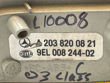 Load image into Gallery viewer, [INVENTORYCAR_YEAR_MAKE_MODEL] SIDE MARKER LAMP LIGHT Bumper Mounted Right - NW83008
