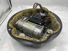 Load image into Gallery viewer, SUSPENSION AIR COMPRESSOR PUMP BMW X5 00 01 02 03 04 05 06 - NW8339
