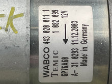 Load image into Gallery viewer, SUSPENSION AIR COMPRESSOR PUMP BMW X5 00 01 02 03 04 05 06 - NW8339
