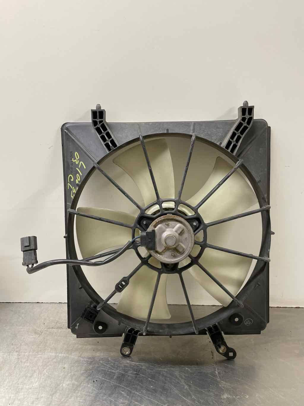 RADIATOR FAN ASSEMBLY Acura CL TL 01 02 03 - NW63571