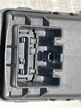 Load image into Gallery viewer, FRONT DOOR WINDOW SWITCH Edge Expedition Explorer Explorer 08-14 LefT - NW56088
