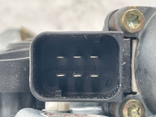 Load image into Gallery viewer, FRONT DOOR WINDOW REGULATOR C230 C240 C32 C320 02 03 04 Right - NW81065
