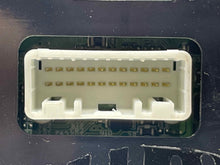 Load image into Gallery viewer, INFO DISPLAY SCREEN Nissan Maxima 2004 04 2005 05 - NW105257
