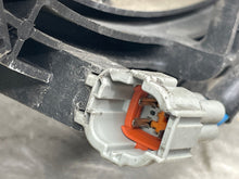 Load image into Gallery viewer, RADIATOR FAN ASSEMBLY Murano Quest 2009 09 2010 10 2011 11 12 13 - NW63870
