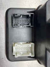 Load image into Gallery viewer, Vacuum Pump  MERCEDES CLK 2000 - NW189251
