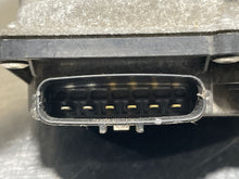 Load image into Gallery viewer, THROTTLE BODY Toyota Tacoma 2005 05 06 07 08 09 - NW178655
