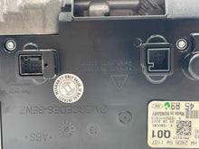 Load image into Gallery viewer, INFO-GPS SCREEN CL550 CL600 CL63 CL65 S450 Cdn S550 S600 S63 07-09 - NW105705
