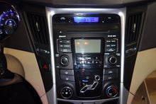 Load image into Gallery viewer, CD MP3 RADIO Hyundai Sonata 2011 11 - NW137477
