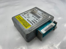 Load image into Gallery viewer, AIR BAG COMPUTER Volvo V70 1998 98 C70 S70 - NW39265
