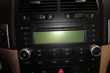 Load image into Gallery viewer, RADIO RECEIVER Volkswagen Touareg 2004 04 2005 05 2006 06 07 08 09 10 - NW140247

