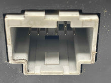 Load image into Gallery viewer, Radio Ford Escape 2008 - NW134784
