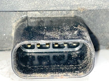 Load image into Gallery viewer, THROTTLE BODY Mazda 3 Mazda 6 2006 06 2007 07 2008 08 - NW178271
