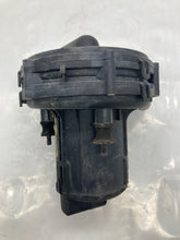 Load image into Gallery viewer, Air Injection Pump Smog  BMW 750I 1996 - NW8074
