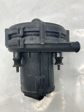 Load image into Gallery viewer, Air Injection Pump Smog  BMW 750I 1996 - NW8074

