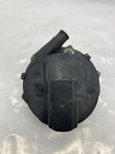 Load image into Gallery viewer, Air Injection Pump Smog  BMW 750I 1996 - NW8074
