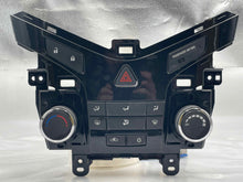 Load image into Gallery viewer, TEMPERATURE CONTROLS Chevrolet Cruze Orlando 12 13 14 15 16 - NW98967
