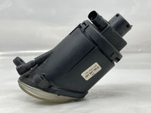 Load image into Gallery viewer, FOG LIGHT Volkswagen Passat 01 02 03 04 05 Right - NW83677
