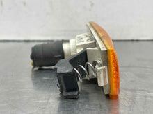 Load image into Gallery viewer, PARKLAMP Volkswagen Passat 2001 01 2002 02 2003 03 2004 04 2005 05 Right - NW83678
