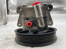 Load image into Gallery viewer, POWER STEERING PUMP S Type 2001 01 2002 02 03 04 - 08 - NW163545
