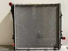 Load image into Gallery viewer, RADIATOR BMW X5 2000 00 2001 01 02 03 04 05 06 Auto - NW132063
