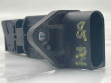 Load image into Gallery viewer, Mass Air Flow Sensor Meter MAF A4 TT Beetle Golf Golf Cabriolet 00-07 - NW4699
