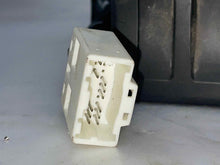 Load image into Gallery viewer, Radio  INFINITI Q45 2000 - NW137140
