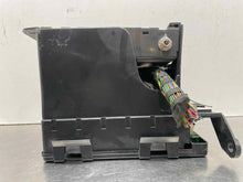 Load image into Gallery viewer, Fuse Box Jaguar XK8 1998 - NW65641
