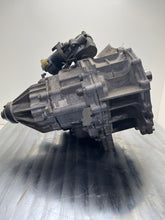 Load image into Gallery viewer, TRANSFER CASE Armada Pathfinder QX56 2008 08 2009 09 10 11 12 13 - NW176784
