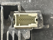 Load image into Gallery viewer, Display screen BMW 760i 745i 2003 03 2004 04 2005 05 - NW104947
